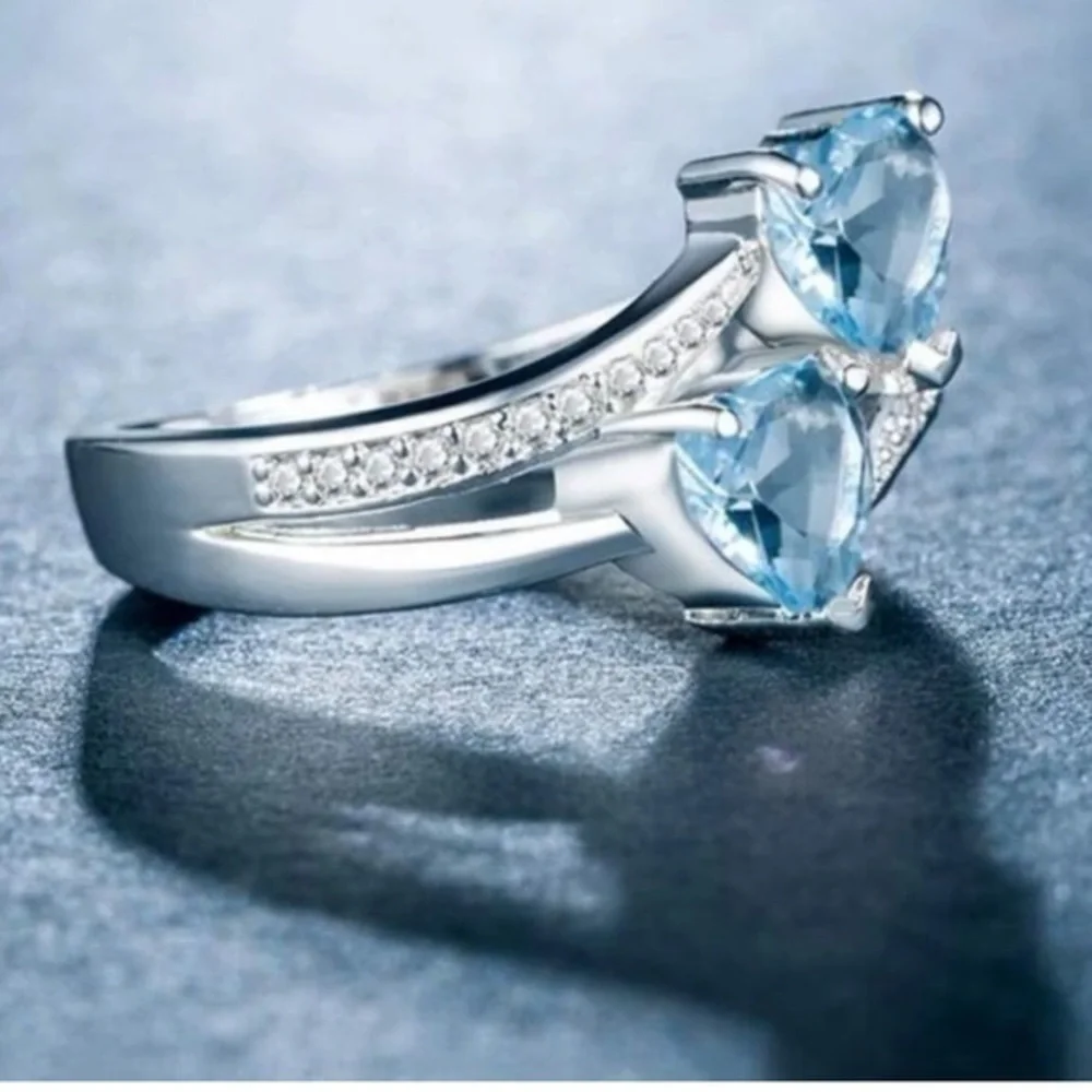 🆕 Blue Heart Cubic Zirconia Silver Ring